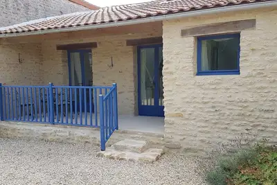 Image de La Petite Maison Bleue - Nouveau Gite avec piscine chauffée