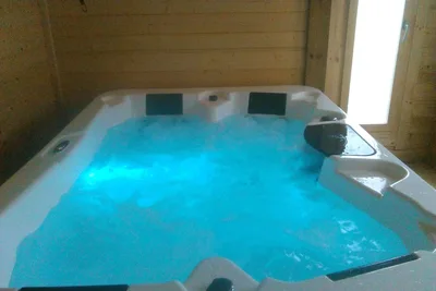 Image de Belle rénovation à la campagne et à 10kms de la mer avec spa jacuzzi privatif