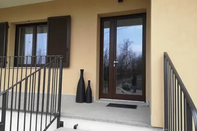 Image de Maison au coeur des Langhe entourée de verdure avec 5 lits, wifi gratuit