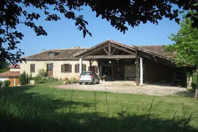 Image de Ferme française avec piscine et vue sur les Pyrénées