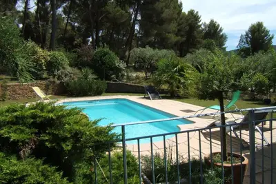 Image de Villa provençale de 200 m2 avec grand jardin et piscine sur Aix En Provence