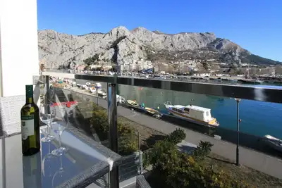 Image de Appartement de luxe avec belle vue et emplacement!