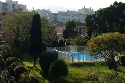 Image de Appartement 2 pièces à 160 m des plages dans résidence avec piscine et garage