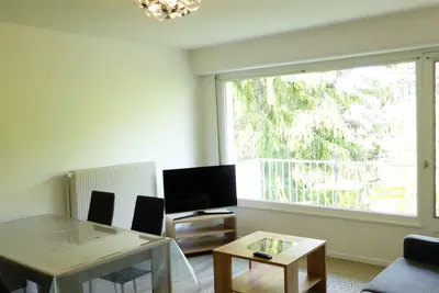 Image de Loue T2 neuf 4 couchages Annecy très proche plages lac. Balcon. Parking privé.