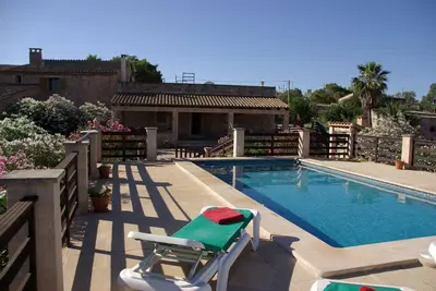 Image de Maison Rurale C. P. Avec Piscine, Barbecue et Parc Pour Enfants