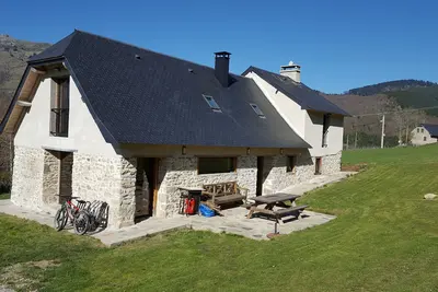 Grange de montagne spacieuse, magnifiquement restaurée, vue imprenable