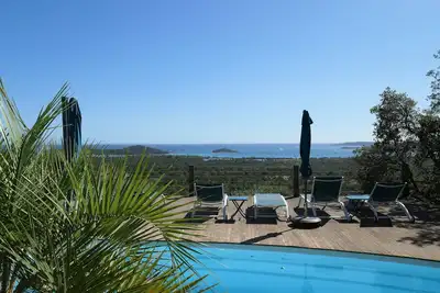 Image de Vue mer exceptionnelle. Pas de vis à vis, 10mn de Porto Vecchio, piscine chauffée,