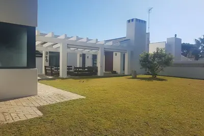 Image de Villa de luxe dans le meilleur quartier de Barrosa