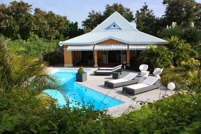 Villa de  standing dans résidence sécurisée