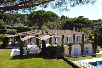 Image de Villa de luxe avec 7 chambres et vue mer à la périphérie de St Tropez