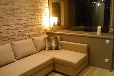 Image de Appartement rénové neuf design contemporain sur la piste dans chalet 4 étages