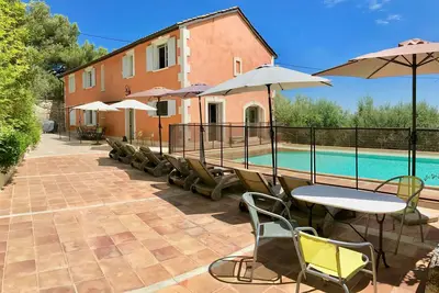 Image de Maison 10 Pers, Pinede, Oliveraie, Grande Piscine, Vue, proche Avignon, Arles