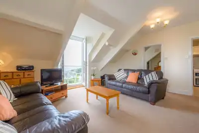 Image de Appartement 4 étoiles avec balcon et vue imprenable sur la mer à seulement 200 mètres de la plage