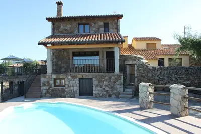 Image de Séjours à la campagne Gredos Avila 20 places idéal grands groupes famille \/ amis Piscine