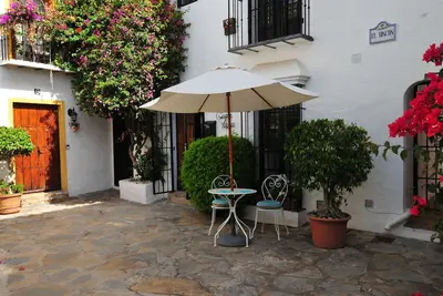 Image de Maison andalouse confortable dans le centre de Valle del Golf à 5 minutes de Puerto Banús