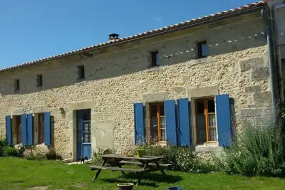 Image de Maison   Charentaise en Haute Saintonge pour curiste ou en famille.