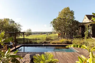 Image de Maison en pierre de luxe avec spa et piscine chauffée