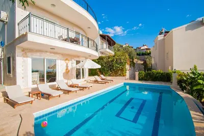 Image de Belle villa de 3 chambres avec vue sur la mer et piscine privée