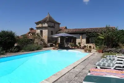 Image de Les gites Pérard (gîte Est) peut accueillir 2 adultes. Animaux acceptés.