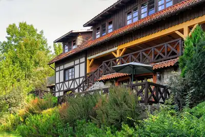 Image de Suites et appartements de la Villa SzaraSowa; confort, touche rustique, jardin, waterdeck.