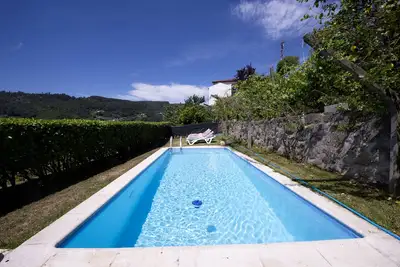 Image de Villa idéale pour les groupes \/ piscine, barbecue