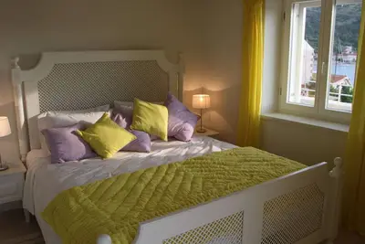 Image de Appartement de luxe, près de la mer, avec une vue superbe + jolie terrasse de jardin, wifi gratuit