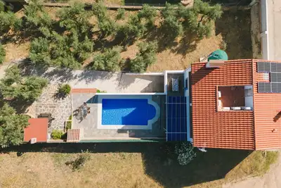 Image de Maison de campagne avec piscine privée, nuits étoilées dans une réserve Starlight