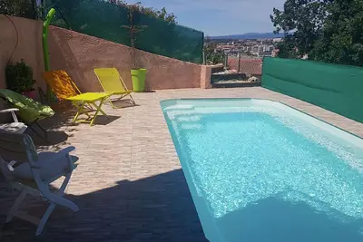 Image de Saint-Raphaël, appartement en rez de jardin avec jardin privé et piscine
