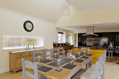 Image de Vaste maison de vacances de 6 chambres avec une vue imprenable sur la vallée de Mayfield
