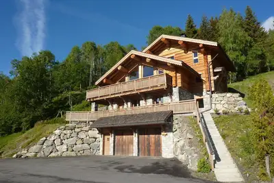 Image de Appartement de standing dans chalet bois, au calme