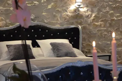 Image de O2suites chambre baroque avec jacuzzi privé