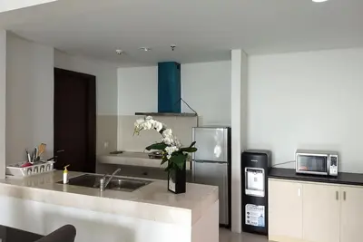 Image de Charmant appartement minimaliste de 3 chambres Ă St Moritz Puri Indah