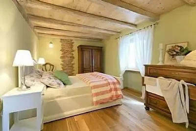 Image de Maison istrienne avec grand jardin, piscine, solarium et cuisine d'été.