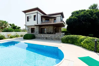 Villa privée Celik - 4 chambres avec salle de bains et piscine privée
