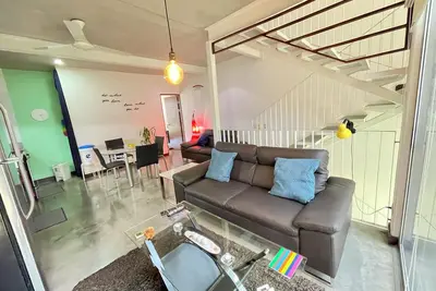 Image de Beau et spacieux Loft Ă Santa Ana, style maison de ville.