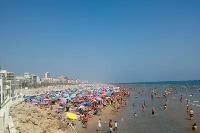 Image de Pour les familles seulement: Maison de ville dans le quartier résidentiel L'Ullal Ii -Playa de Gandía