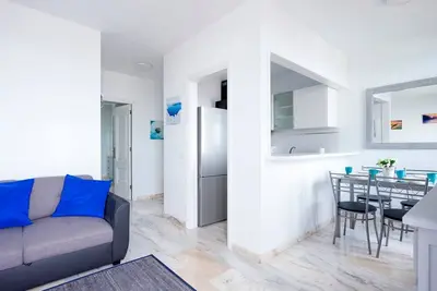 Image de Bel Appartement Avec Terrasse Et Vue Mer. Excellent Emplacement.