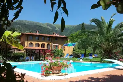 Image de Petit Borgo Avec Piscine Et Grand Jardin, 4 App. Ti INDÉPENDANT, Tailles Diverses