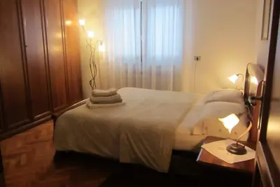 Image de Emanuela Apartments sont dans un très bon emplacement au milieu de t
