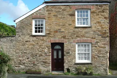 Image de Geranium Cottage, détaché chalet de trois chambres, le centre de Lostwithiel Pl22