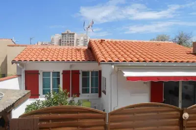 Image de Maison avec terrasses et jardinet à 200 m des plages soit 5 minutes à pied