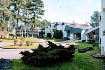 Image de Studio avec alcove, orientation sud avec superbe vue sur le départ du golf