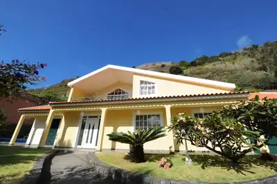 Image de Atlantic Nature Garden, 13504 \/ Al<br> Une villa entourée de nature