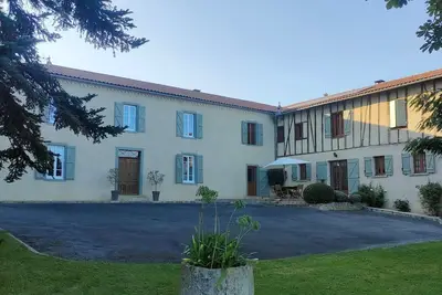 Image de maison à la campagne.