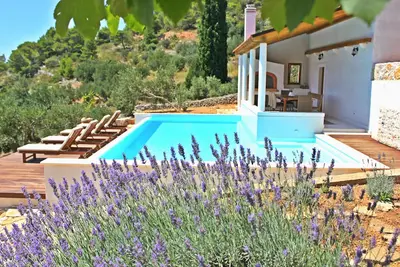 Image de Villa Lantana - confortable appartement de 2 chambres avec vue imprenable sur la mer