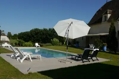 Image de Maison de vacances sécurisée pour les enfants avec piscine privée chauffée