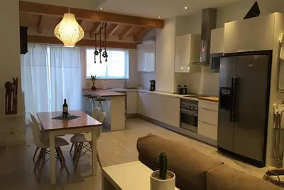 Image de Loft dans le quartier de La Petxina près du centre très bien situé.