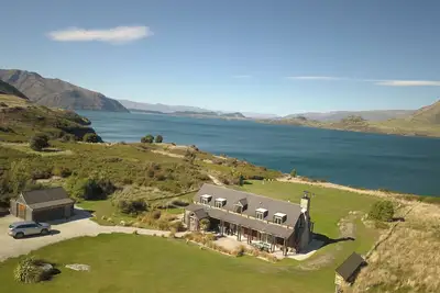 Image de Buchanan Lodge - luxe au bord de l'eau du lac Wanaka