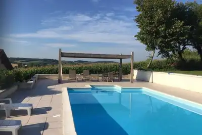 Image de Maison de vacances familiale en Dordogne avec piscine et vue magnifique pour 4 personnes