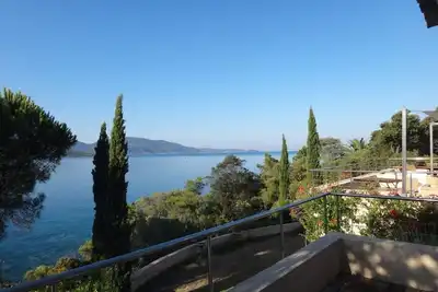 Image de Villa de charme pieds dans l'eau - Charming villa direct acces to the beach